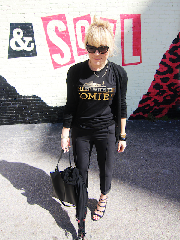 Rollin with the Homies Shirt Black and Gold blogpost fi